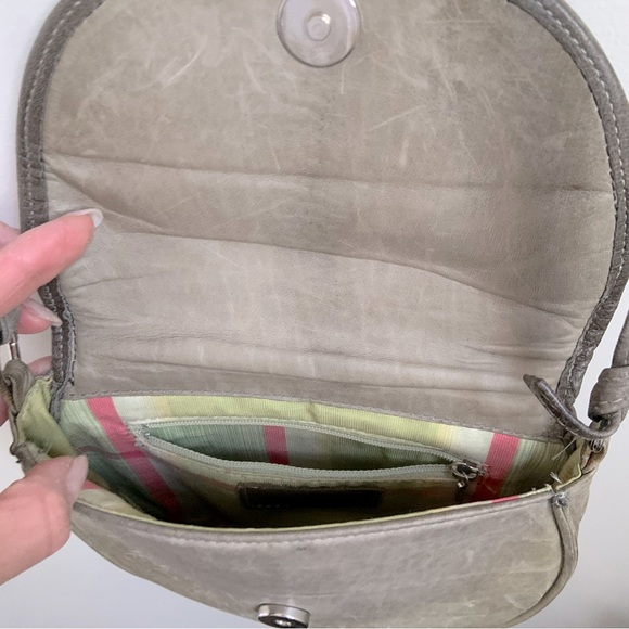 Unbranded, distressed grey genuine leather bag in XS - Picture 13 of 16